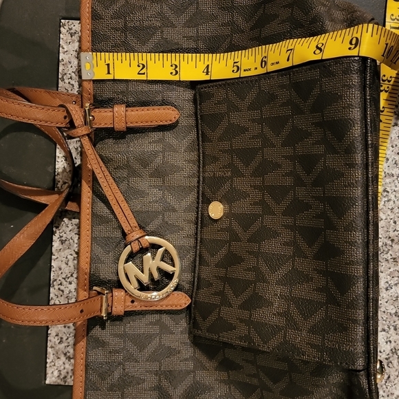 Michael Kors Purse - Picture 8 of 8